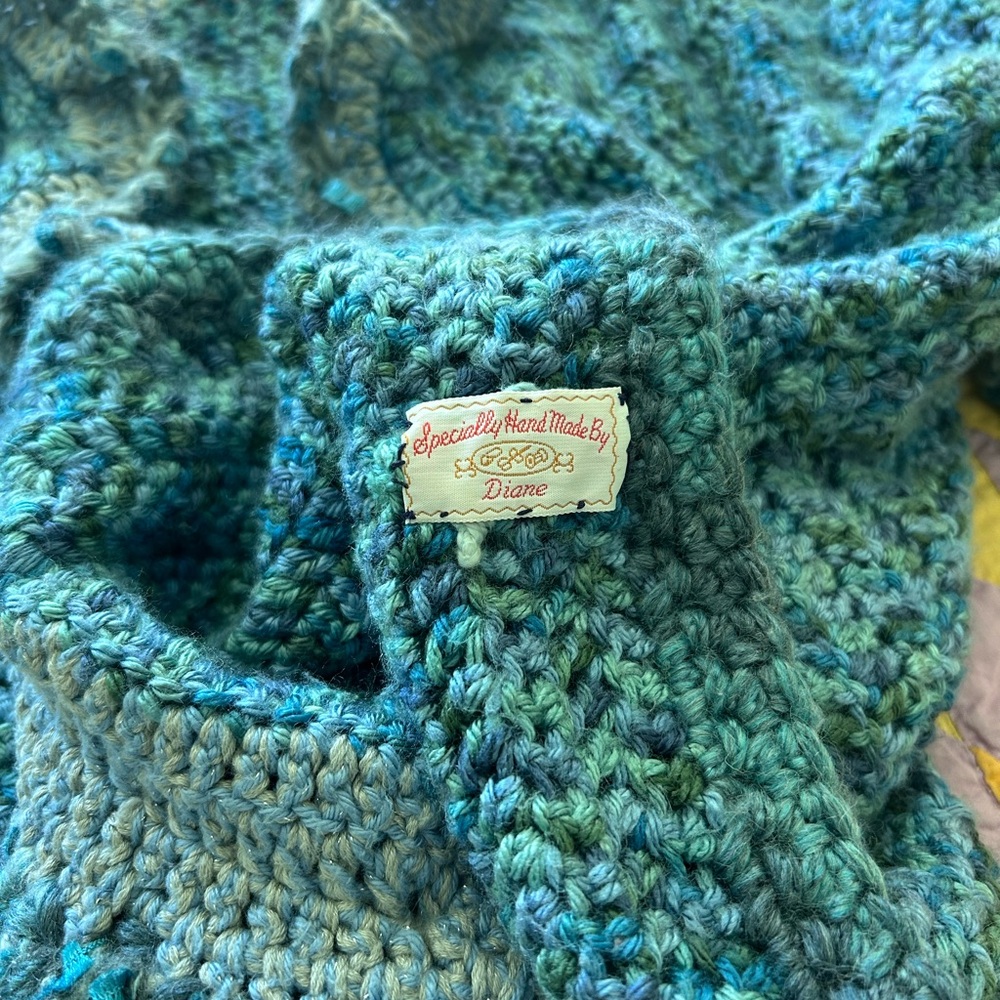 SALE❣️Green & Blue Crochet & Hand Knit Women's Cardigan. Fits many sizes. - Picture 8 of 9